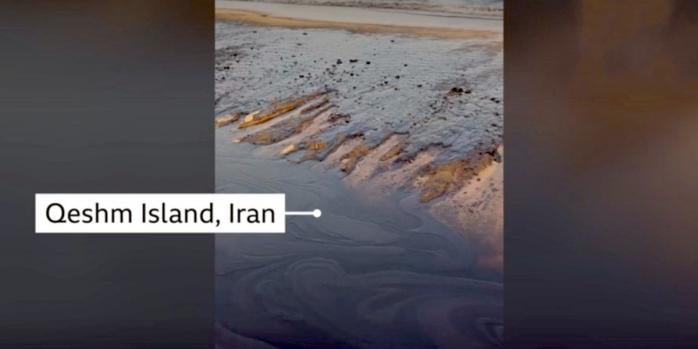Разлив нефти в районе острова Кешм, фото: BBC
