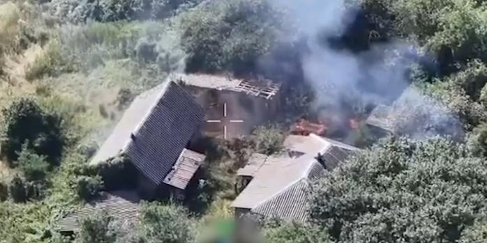 Уничтожение укрытия российских захватчиков, скриншот видео