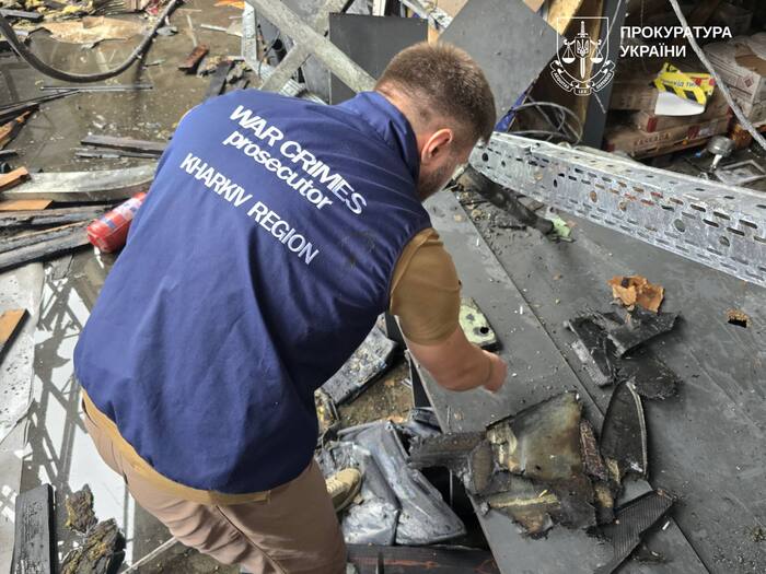 Наслідки удару російського дрона у Харкові, фото: Харківська обласна прокуратура