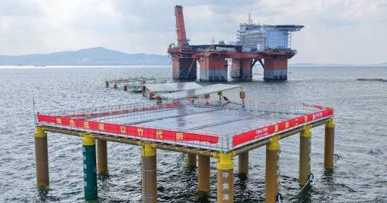Морская плавучая солнечная энергетическая система из бамбука появилась в Китае. Фото: