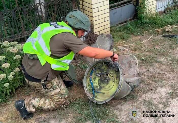 Знешкодження російської ракети, фото: Нацполіція
