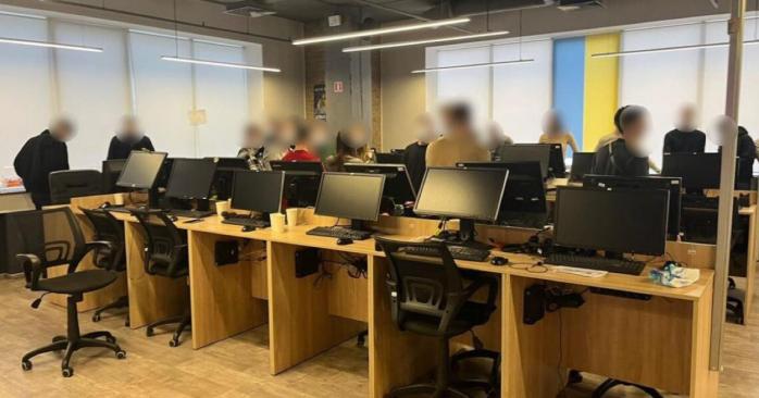 Владимир Зеленский внес в Верховную Раду законопроекты о мошеннических колл-центрах. Фото: 