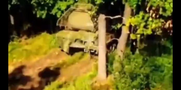 Уничтожение военной техники рашистов, скриншот видео