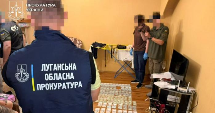 Топ-чиновники Луганской ОВА пытались присвоить 5 млн грн бюджетных средств. Фото: СБУ