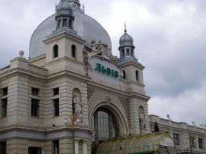 Львовский вокзал закрыли из-за полученного из России предупреждения о взрыве