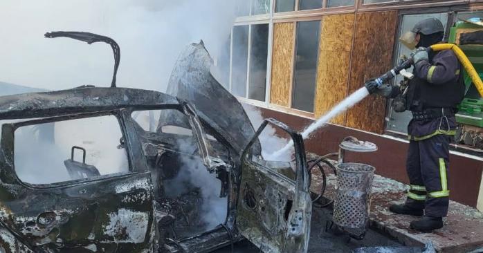 Росіяни обстріляли Павлоград, є загиблий та поранені. Фото: ДСНС
