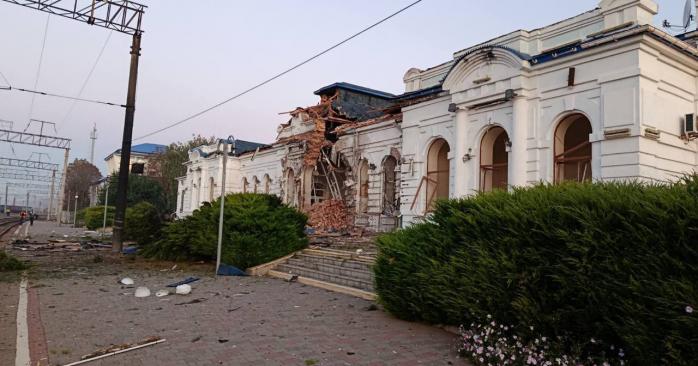 Российский дрон атаковал вокзал в Берестине Харьковской области. Фото: