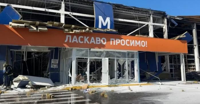 Последствия российского удара по ТЦ в Харькове, фото: Харьковская областная прокуратура