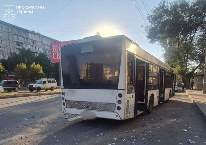 Наслідки російського удару по автобусу у Запоріжжі. фото: Запорізька обласна прокуратура