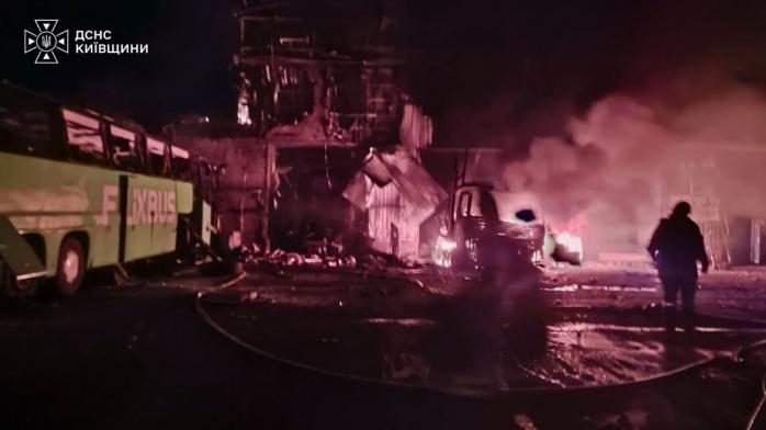 Росія вночі атакувала Україну 172 дронами. Фото: ДСНС