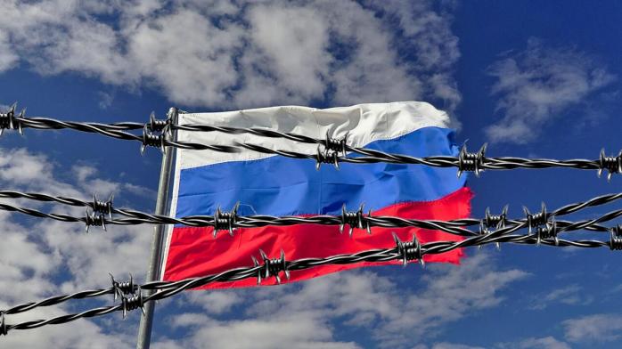 Евросоюз продлил персональные санкции против РФ, но исключили двух олигархов. Фото:
