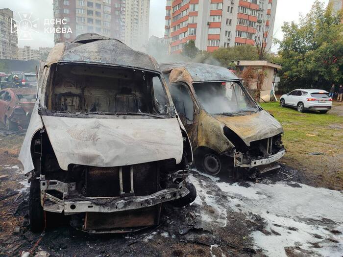 Наслідки російського обстрілу Києва, фото: ДСНС