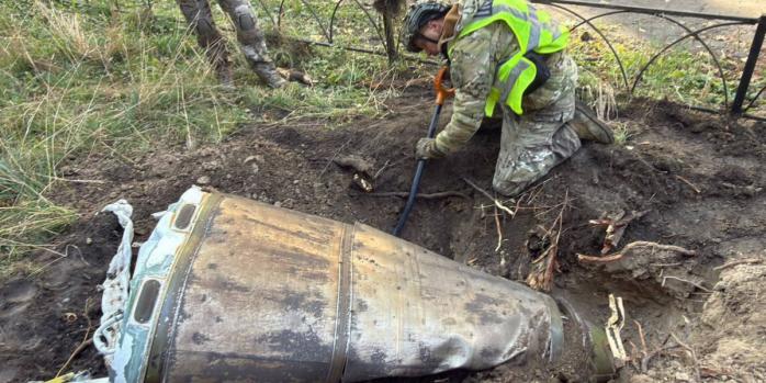 У Києві знешкодили бойові частини двох балістичних ракет, фото: Нацполіція