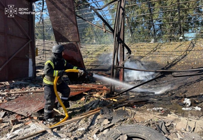 Наслідки ударів російських дронів 29 вересня на Чернігівщині, фото: Чернігівська ОВА