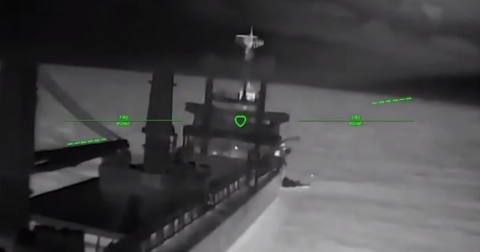 Силы обороны Украины поразили российское судно в Черном море. Фото: