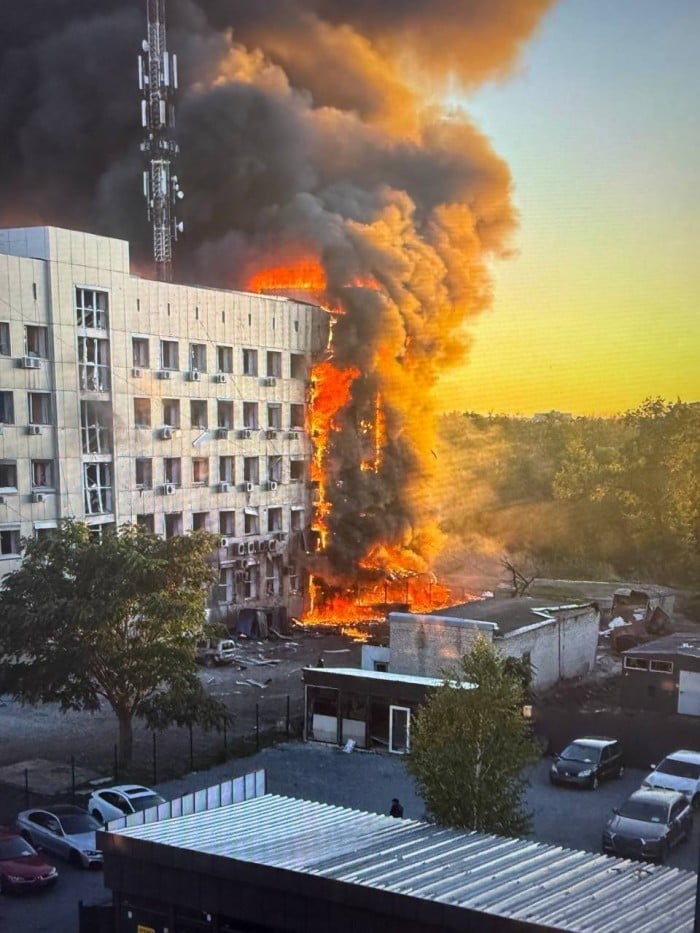 Наслідки російського обстрілу на Дніпропетровщині, фото: ДТЕК