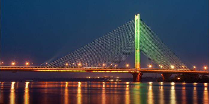 Південний міст у Києві, фото: «Вікіпедія»