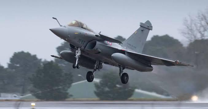 Франція почала навчання пілотів ЗСУ на французьких винищувачах Rafale. Фото: 