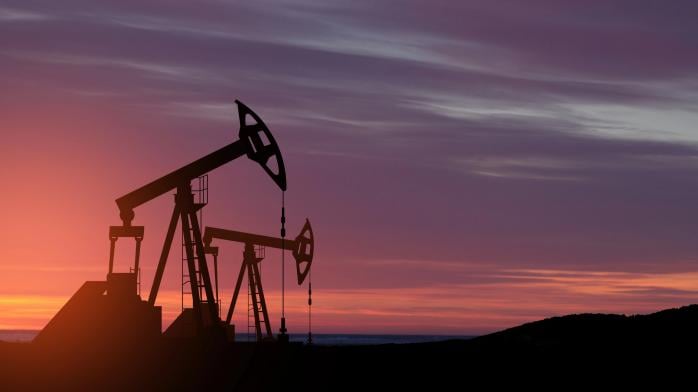 G7 договорилась высвободить 100 млн баррелей нефти для стабилизации цен