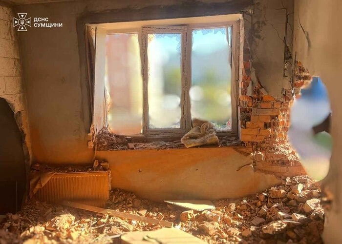 Наслідки російського удару по Сумах, фото: ДСНС