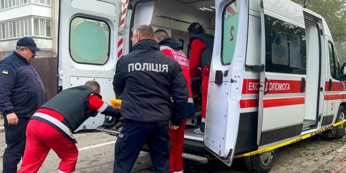 Последствия российской атаки 14 октября в Киеве, фото: Нацполиция