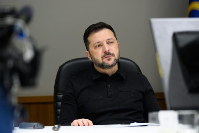 Владимир Зеленский подписал указы о продлении военного положения и мобилизации в Украине. Фото: