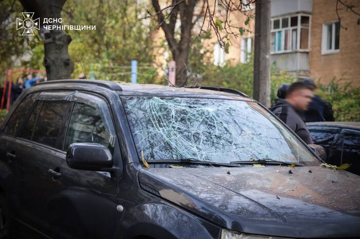Наслідки російського удару по Чернігову 29 жовтня, фото: ДСНС