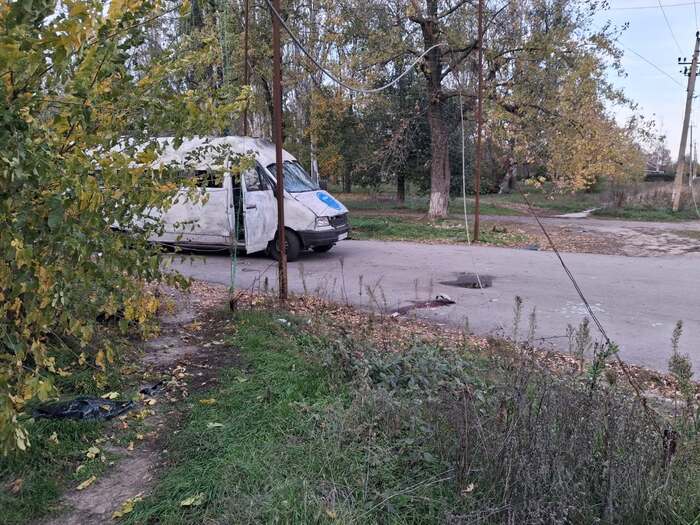 Наслідки удару російського дрона, фото: Євген Каплін