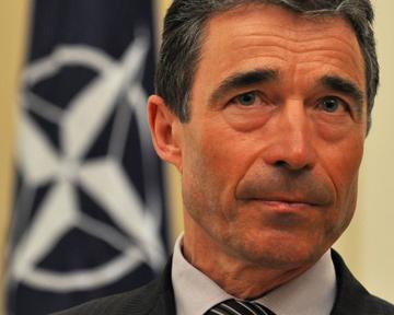 НАТО призывает украинскую армию не вмешиваться в политику Украины