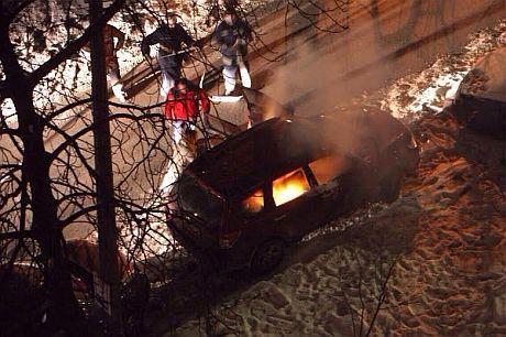 Ночью в Киеве горел автомобиль работника посольства Канады (ФОТО)
