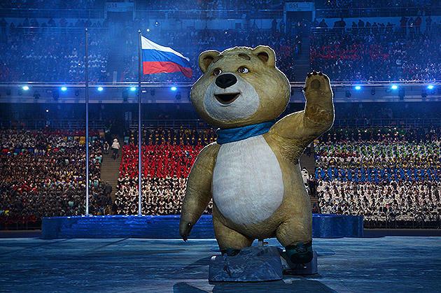 Олимпиада в Сочи: Советские спортсмены зажгли Олимпийский огонь (ФОТО)