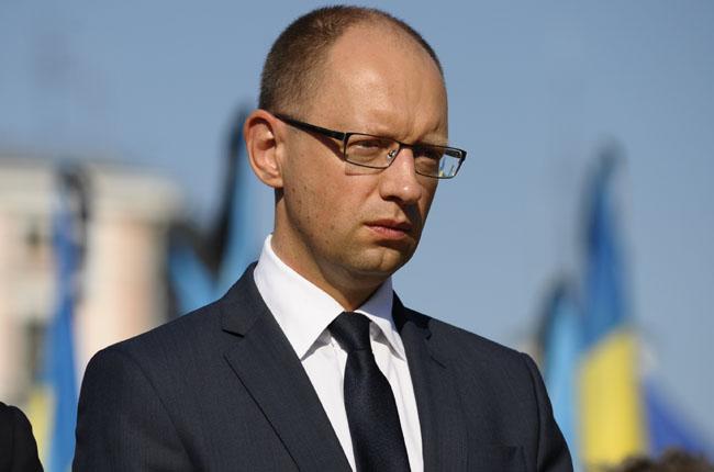 Яценюк заявил, что оппозиция сформирует новый Кабмин только в парламенте