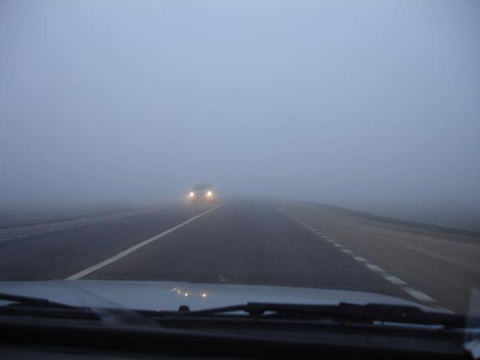 ДАІ попереджає водіїв про тумани на дорогах