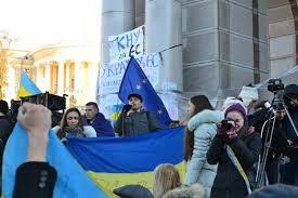 На Майдане требуют немедленной отставки Януковича и Захарченко