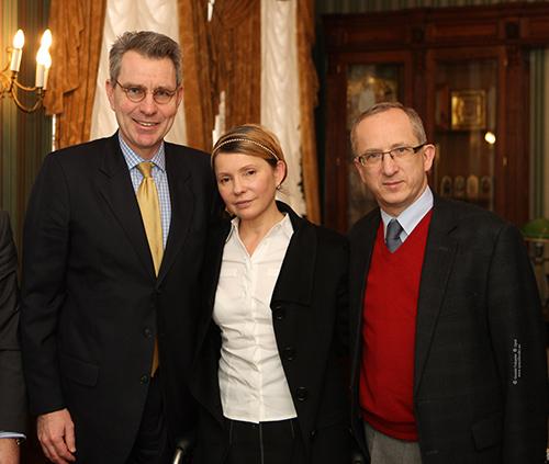 Тимошенко провела зустріч із послами ЄС і США