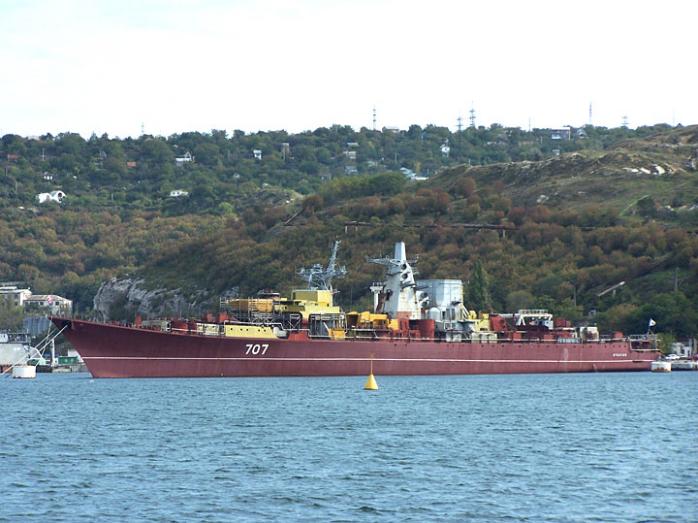 В Крыму российские военные затопили два корабля, заблокировав выход в море — СМИ
