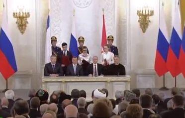 В Москве подписан договор о принятии Крыма в состав РФ