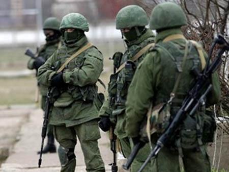 В Бахчисарае украинские военные пришли к своему автомобильному батальону