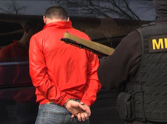 У столичному Гідропарку затримано дев’ятьох учасників ОЗУ зі зброєю (ФОТО)