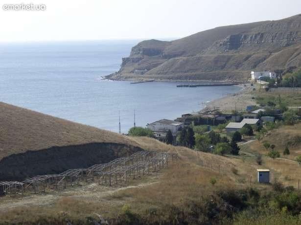 Кримська влада ввела мораторій на видачу землі та приватизацію власності