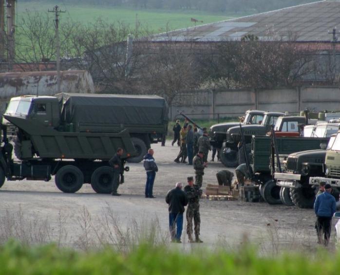 Российские военные разворовывают украинскую военную технику в Крыму — Минобороны