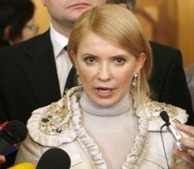 Тимошенко закликала силовиків знешкодити диверсантів і вилітає в Донецьк