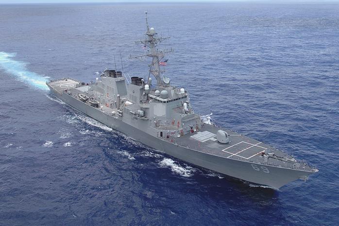 Эсминец США Donald Cook ожидает в Черном море два корабля ВМС Франции