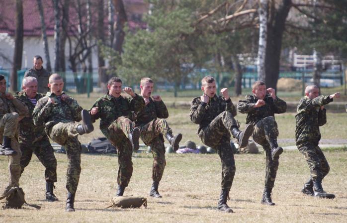 Резервистов Нацгвардии отправляют в Славянск для борьбы с террористами