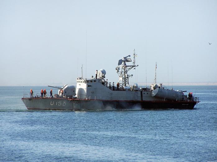 Из Крыма в Одессу перебазированы первые два украинских корабля
