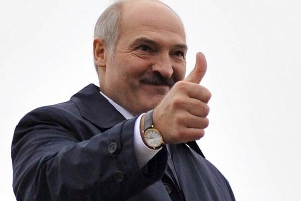 Лукашенко похвалил Турчинова и предостерег от федерализации Украины