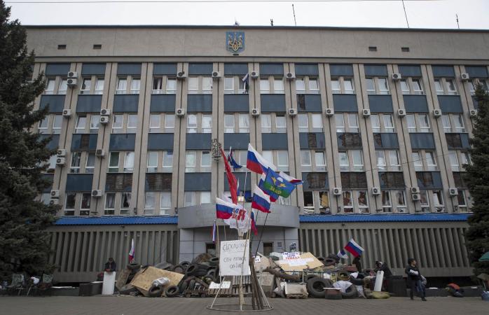 В Луганске в здании СБУ удерживают не менее 5 заложников