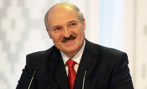 Лукашенко привітав Порошенка з перемогою