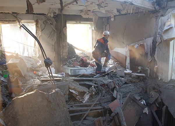 При взрыве дома в Николаеве пострадали трое человек, под завалами нашли одного погибшего (обновлено)