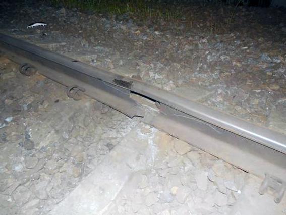 В Луганской области подорвали железнодорожный мост